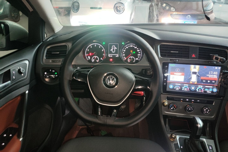 Volkswagen Golf 2015 car image #11