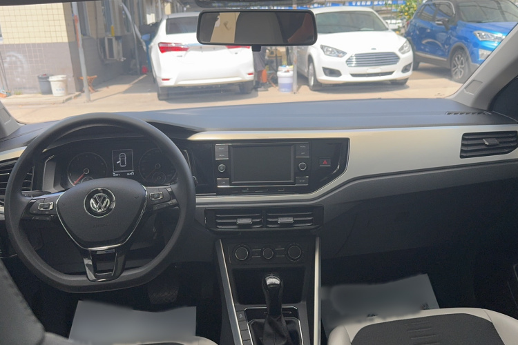 Volkswagen Polo 2021 car image #13
