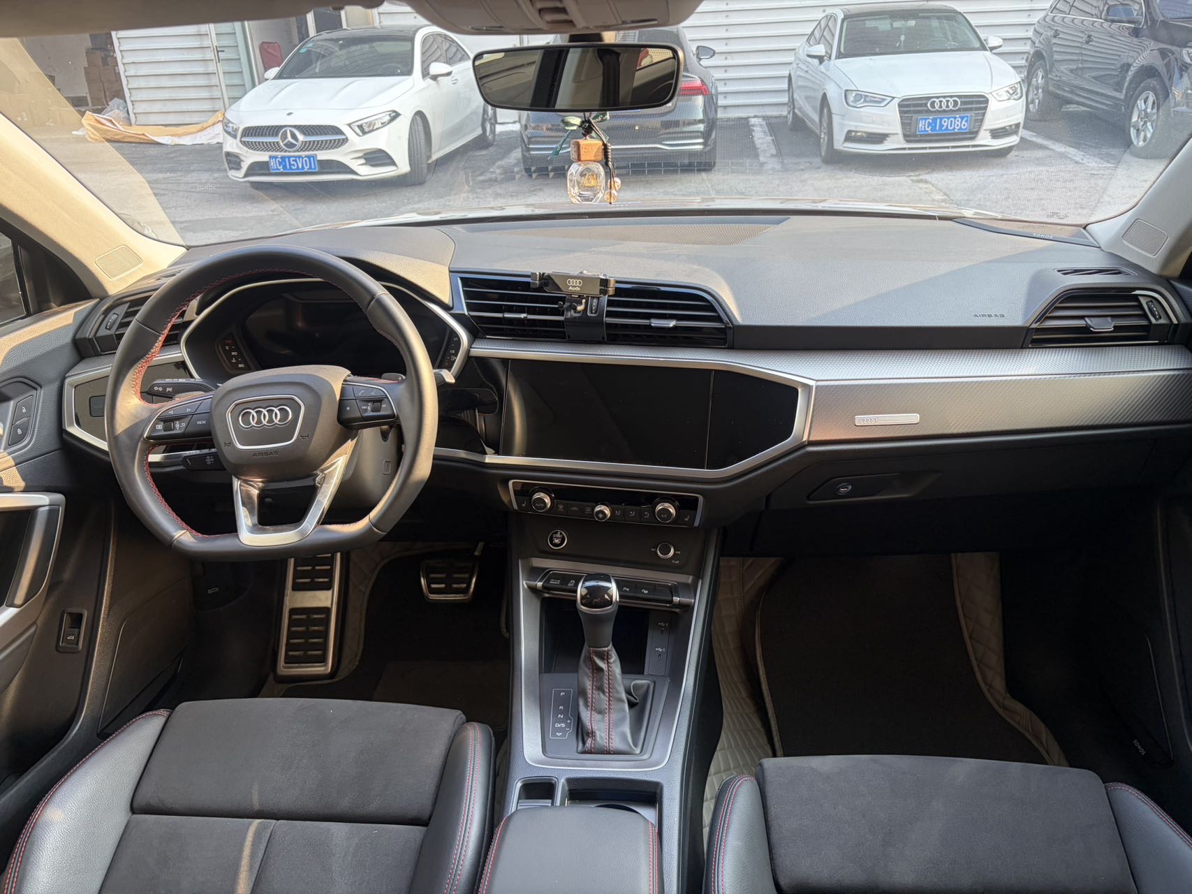 Audi Q3 2022 #5 Audi Q3 2022 car image #5