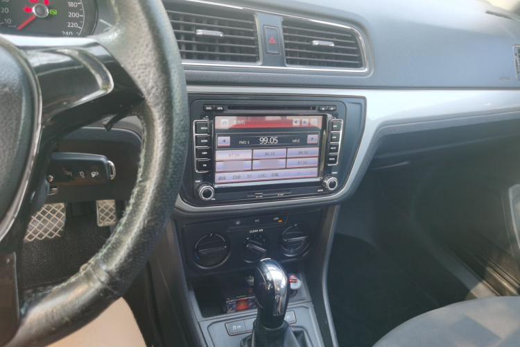 Volkswagen Lavida 2016 car image #17