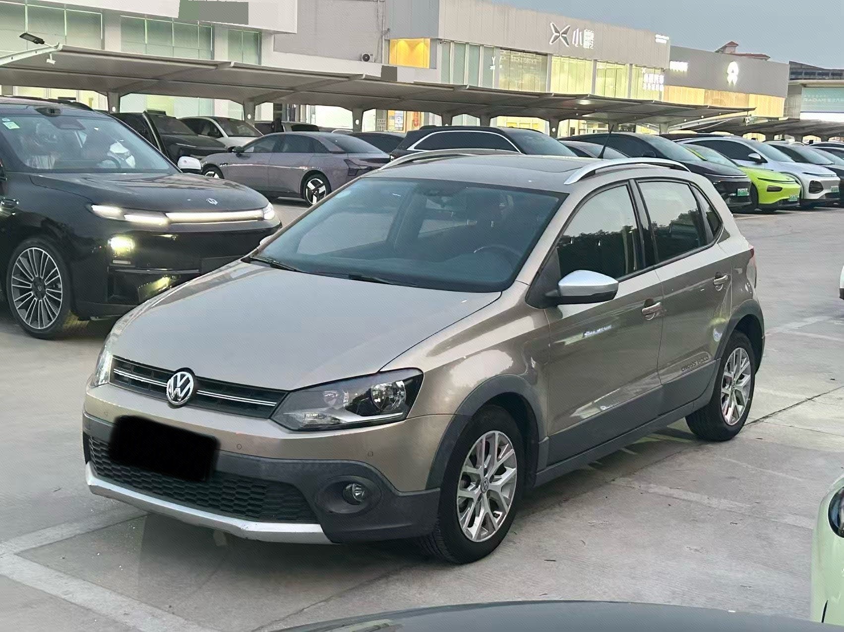 Volkswagen Polo 2015 Volkswagen Polo 2015 car image