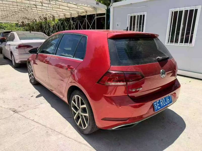 Volkswagen Golf 2020 car image #2