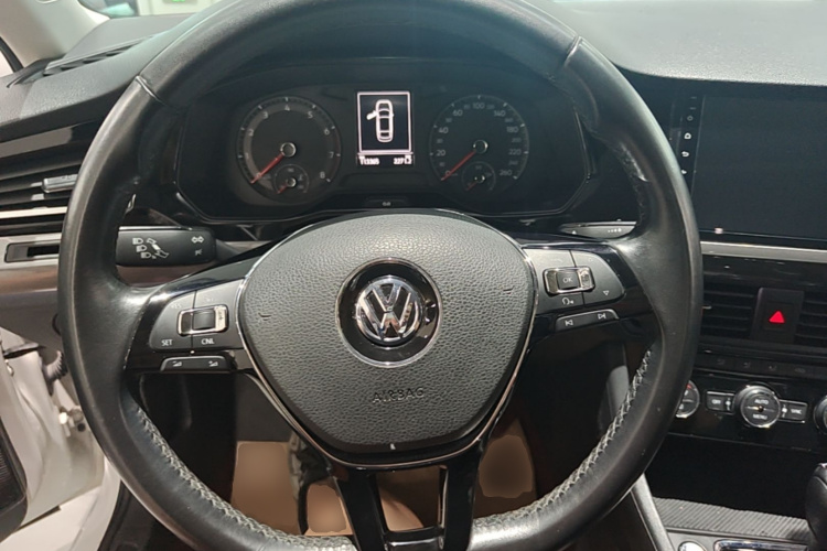 Volkswagen Bora 2019 car image #11