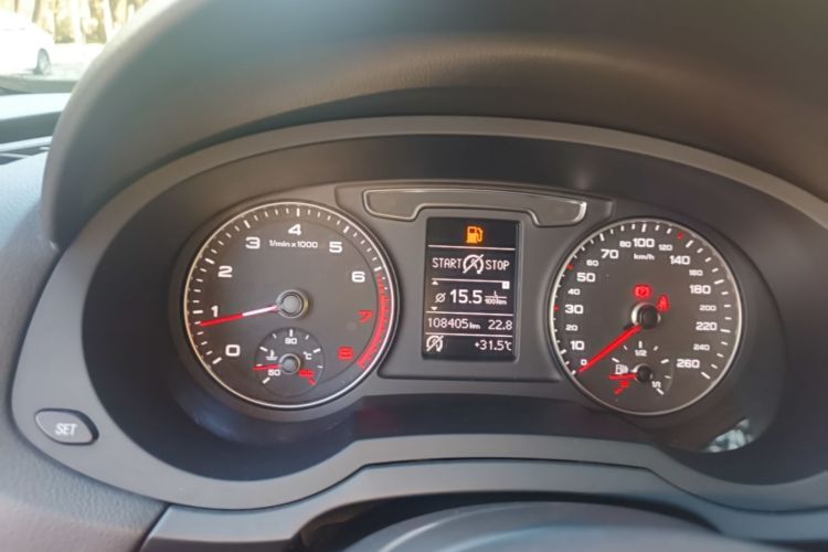 Audi Q3 2017 car image #12
