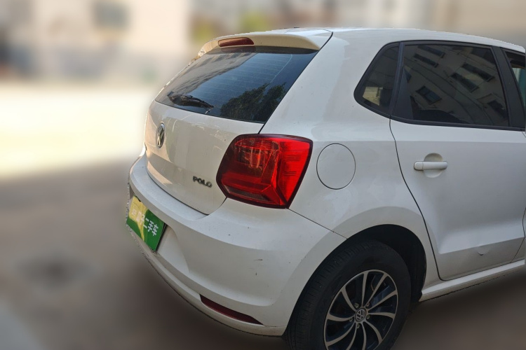 Volkswagen Polo 2016 car image #5