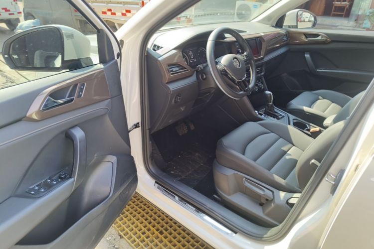 Volkswagen Tharu 2019 car image #16