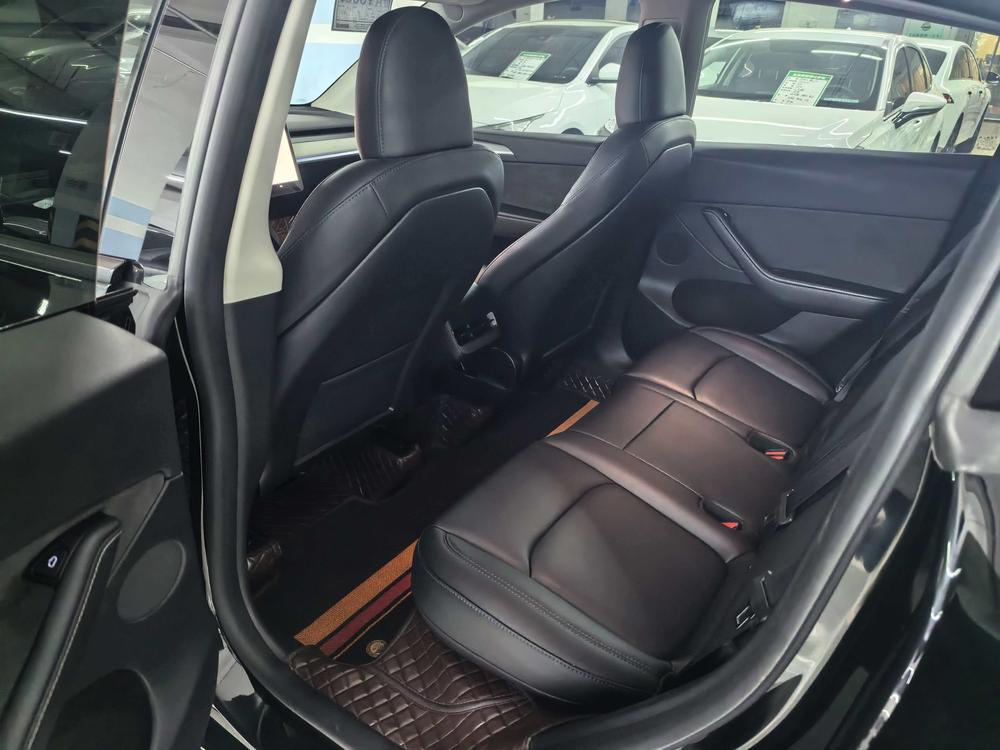 Tesla Model Y 2024 car image #14