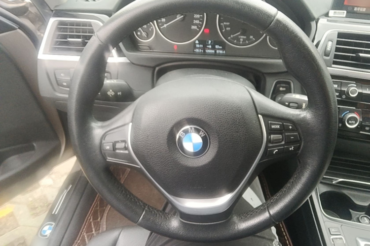 BMW 3 Series 2017 car image #11