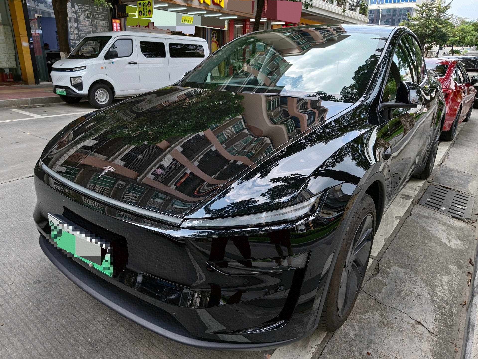 Tesla Model Y 2025 Tesla Model Y 2025 car image
