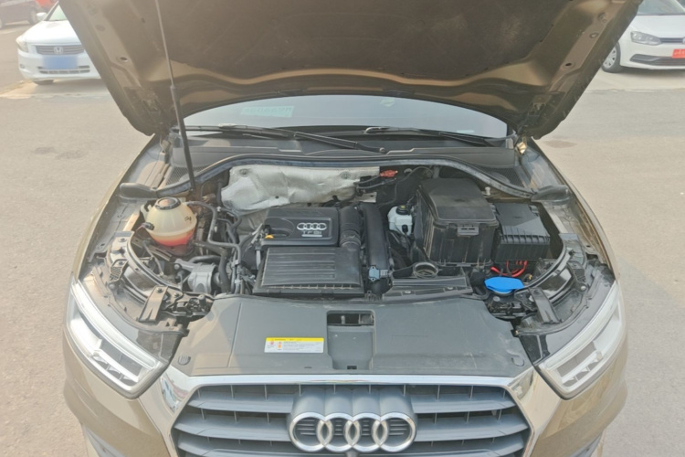 Audi Q3 2019 car image #20