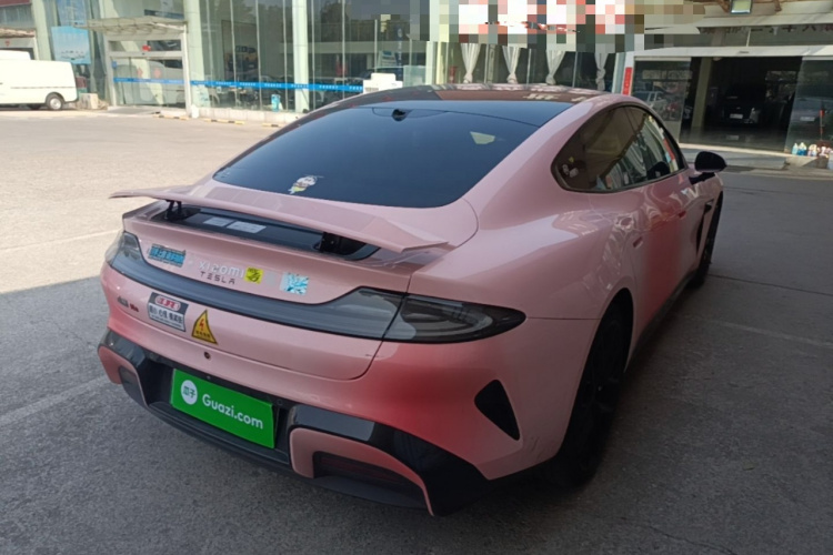 MI SU7 2025 immagine di auto #7