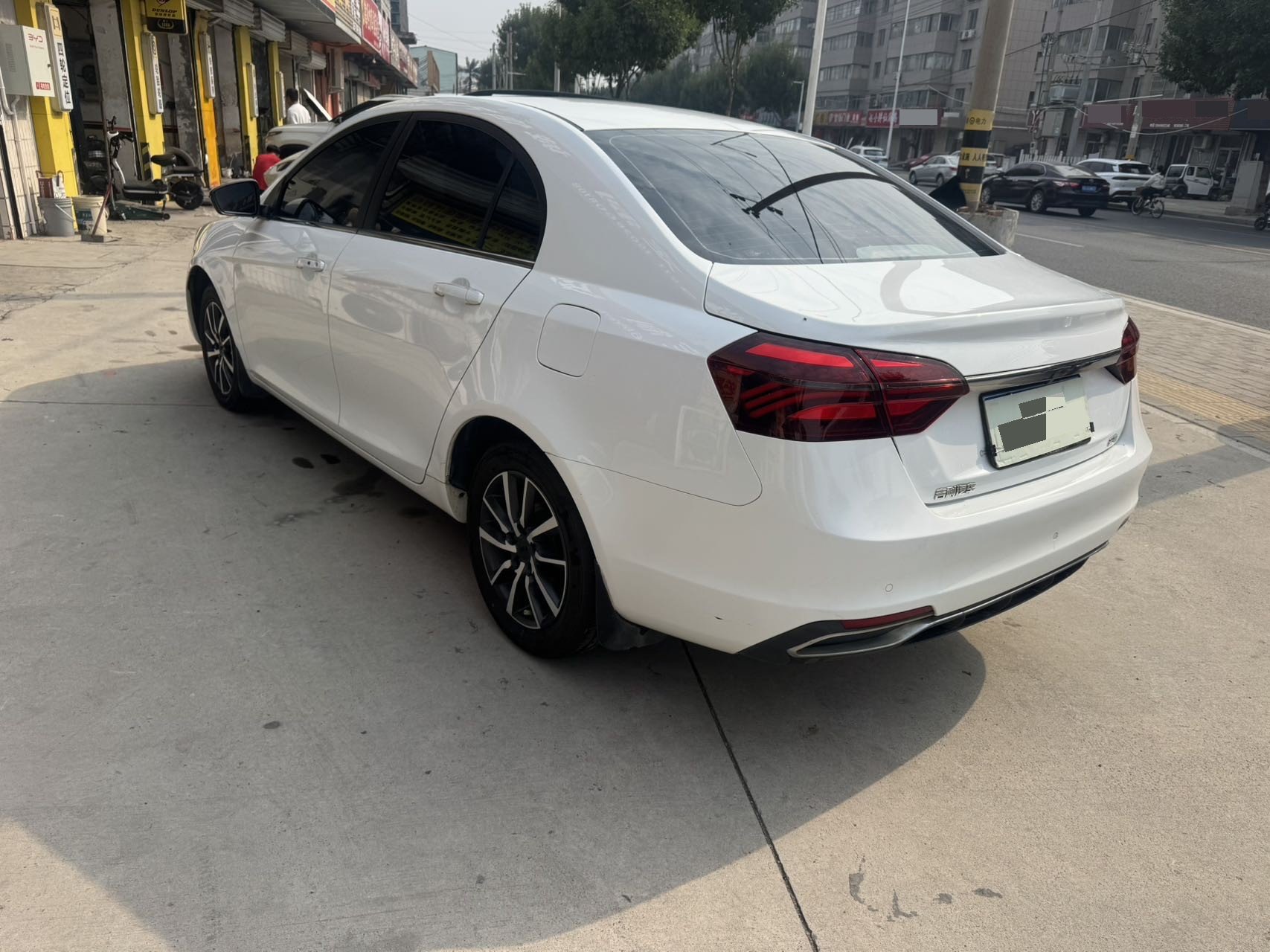 GEELY Emgrand 2019 изображение автомобиля #6