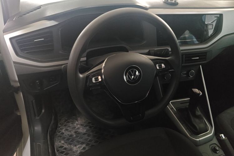 Volkswagen Polo 2023 car image #11