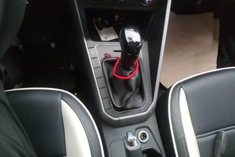 Volkswagen Polo 2021 car image #18