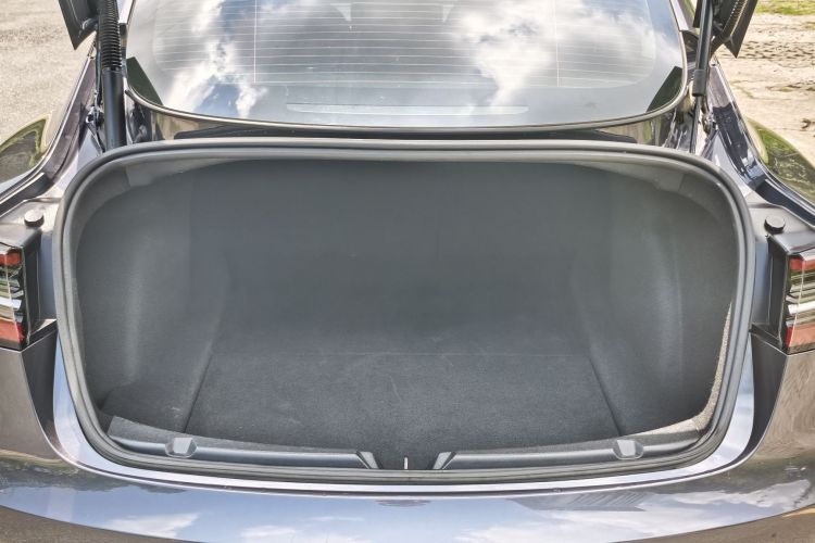 Tesla Model 3 2021 car image #21
