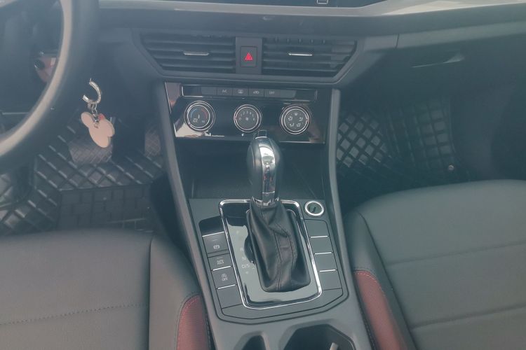 Volkswagen Bora 2021 صورة سيارة #14