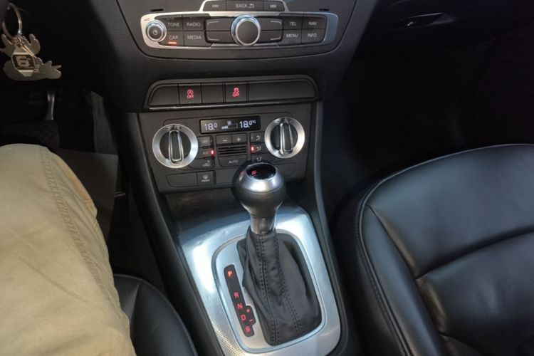 Audi Q3 2015 #14 Audi Q3 2015 car image #14