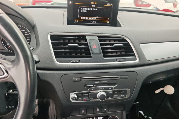 Audi Q3 2017 car image #15