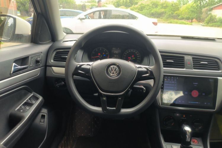 Volkswagen Lavida 2018 car image #11