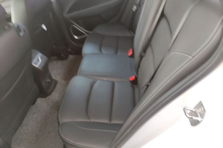 GEELY Emgrand 2021 car image #17