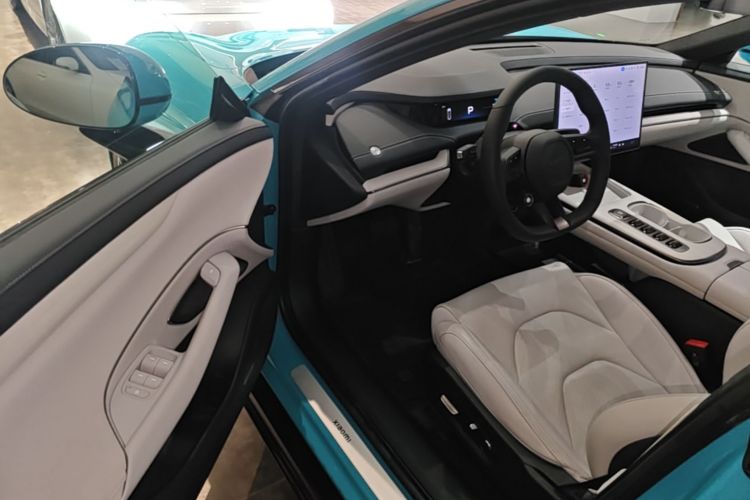 MI SU7 2024 car image #16