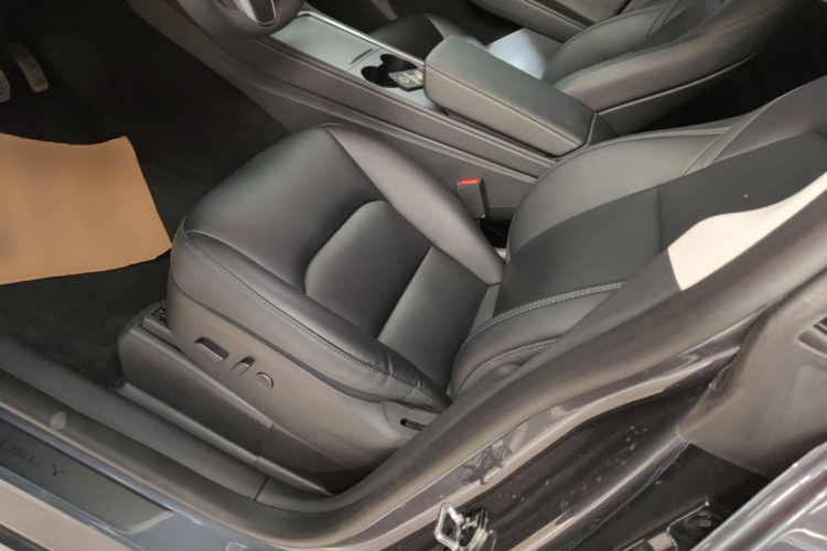 Tesla Model Y 2022 #15 Tesla Model Y 2022 car image #15