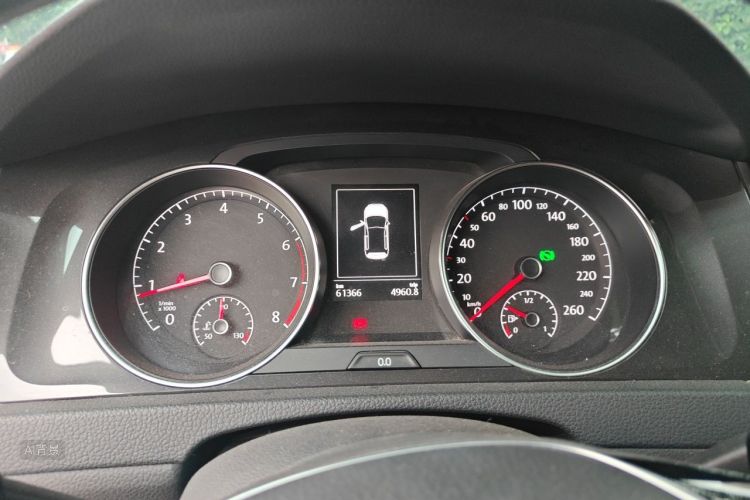 Volkswagen Golf 2020 car image #13