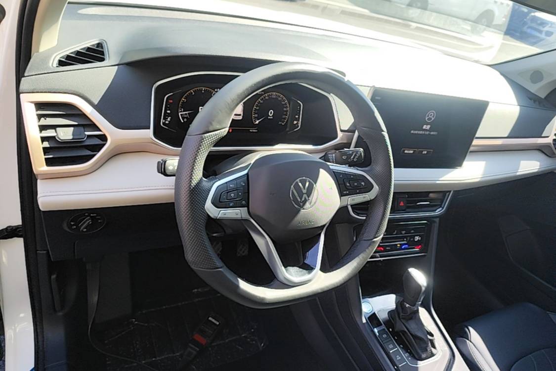 Volkswagen Tharu 2024 car image #15