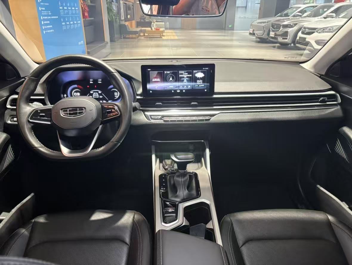 GEELY Emgrand 2023 image de voiture #5
