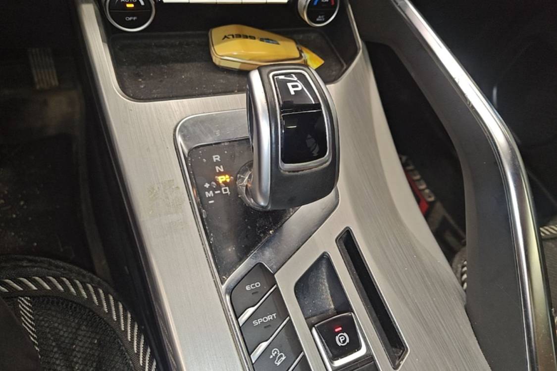 GEELY Coolray 2019 #27 GEELY Coolray 2019 car image #27