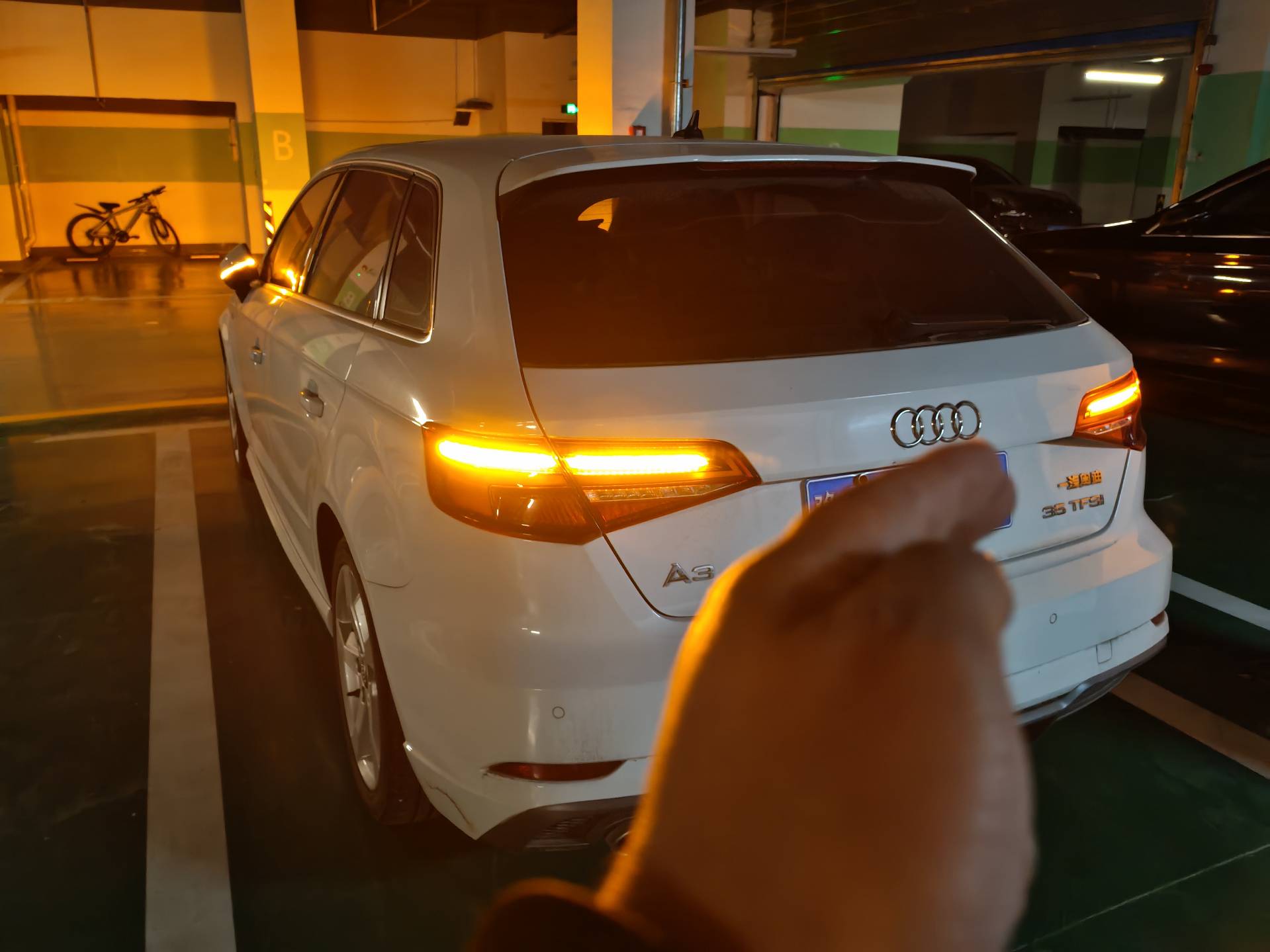 2020 immagine di auto #2