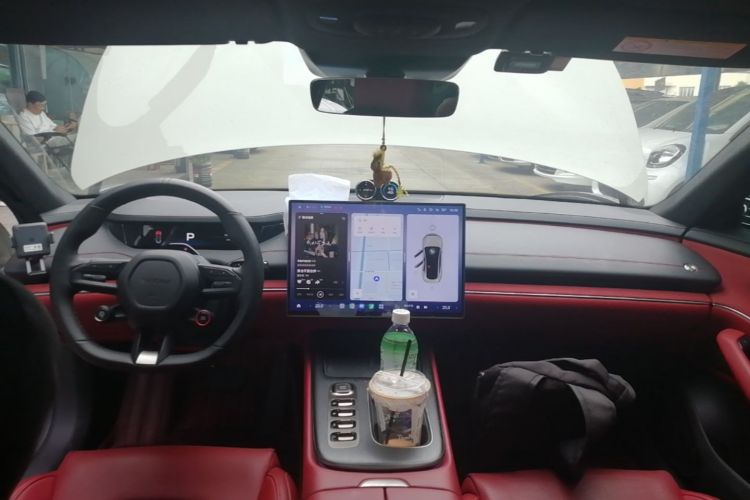 MI SU7 2024 car image #10