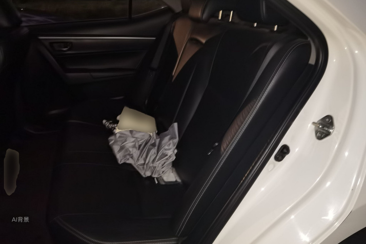 Toyota Corolla 2018 immagine di auto #19