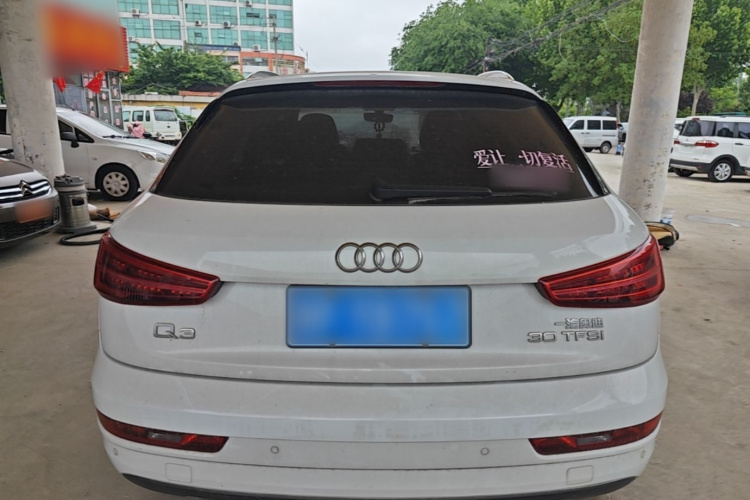 Audi Q3 2018 immagine di auto #6