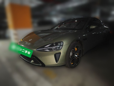 MI SU7 2025 immagine di auto 