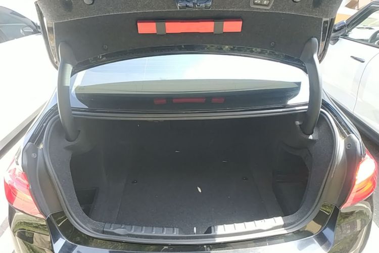 BMW 3 Series 2019 #19 BMW 3 Series 2019 immagine di auto #19
