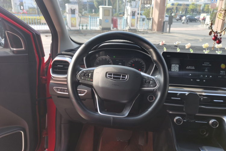 GEELY Coolray 2022 #15 GEELY Coolray 2022 car image #15