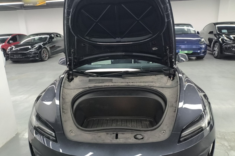 Tesla Model 3 2024 car image #20