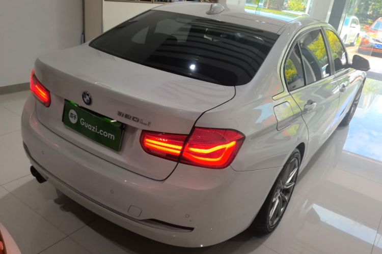 BMW 3 Series 2018 #7 BMW 3 Series 2018 car image #7