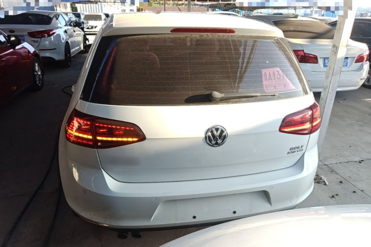 Volkswagen Golf 2017 car image #4