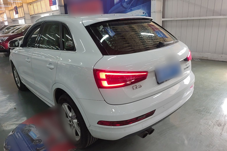 Audi Q3 2016 car image #5