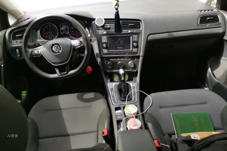 Volkswagen Golf 2018 car image #11