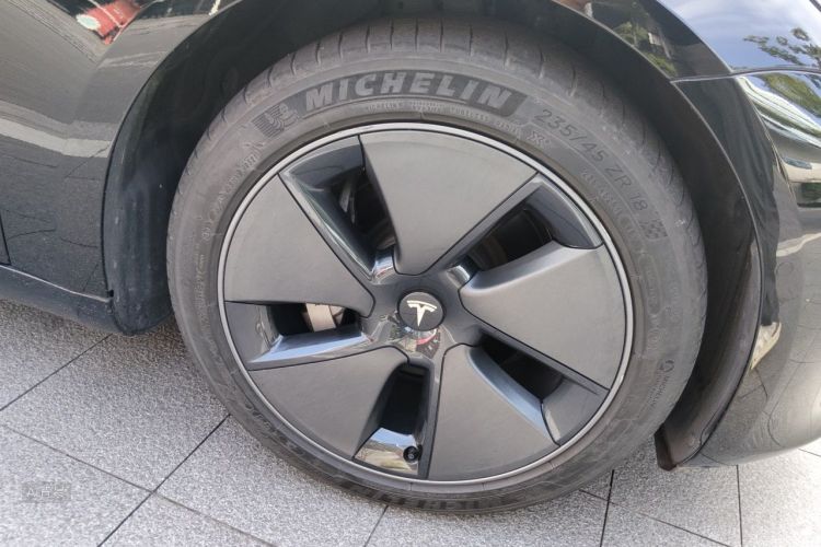Tesla Model 3 2021 car image #9
