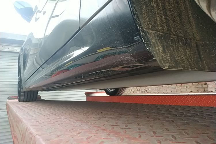 MI SU7 2025 immagine di auto #27