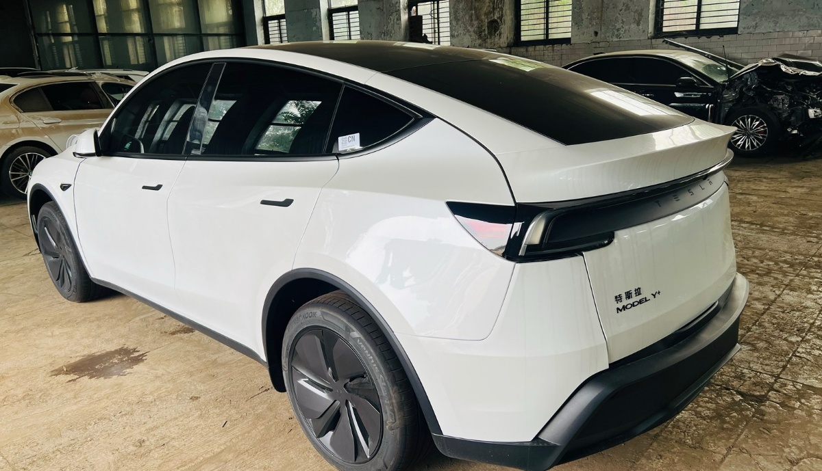 Tesla Model Y 2026 car image #4