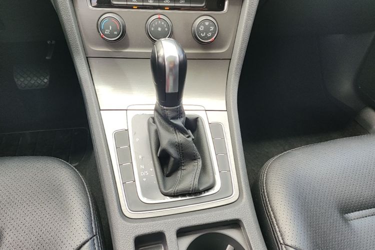 Volkswagen Golf 2017 #14 Volkswagen Golf 2017 car image #14