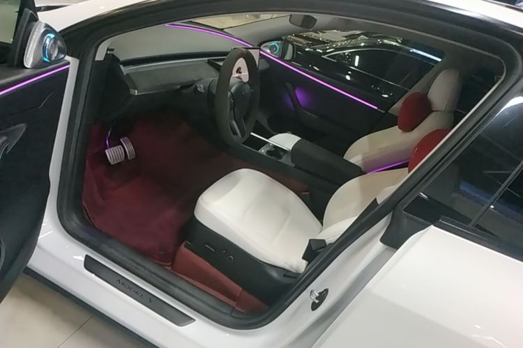 Tesla Model Y 2023 #12 Tesla Model Y 2023 car image #12