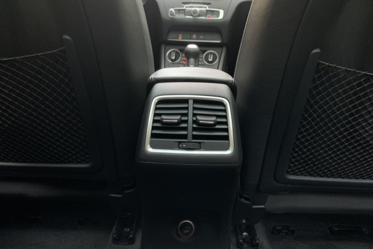 Audi Q3 2019 #13 Audi Q3 2019 car image #13