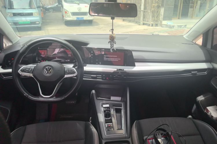 Volkswagen Golf 2021 car image #10