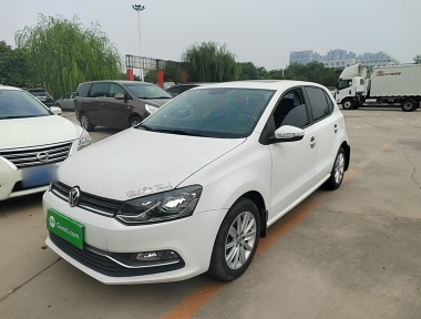 Volkswagen Polo 2015 Volkswagen Polo 2015 car image